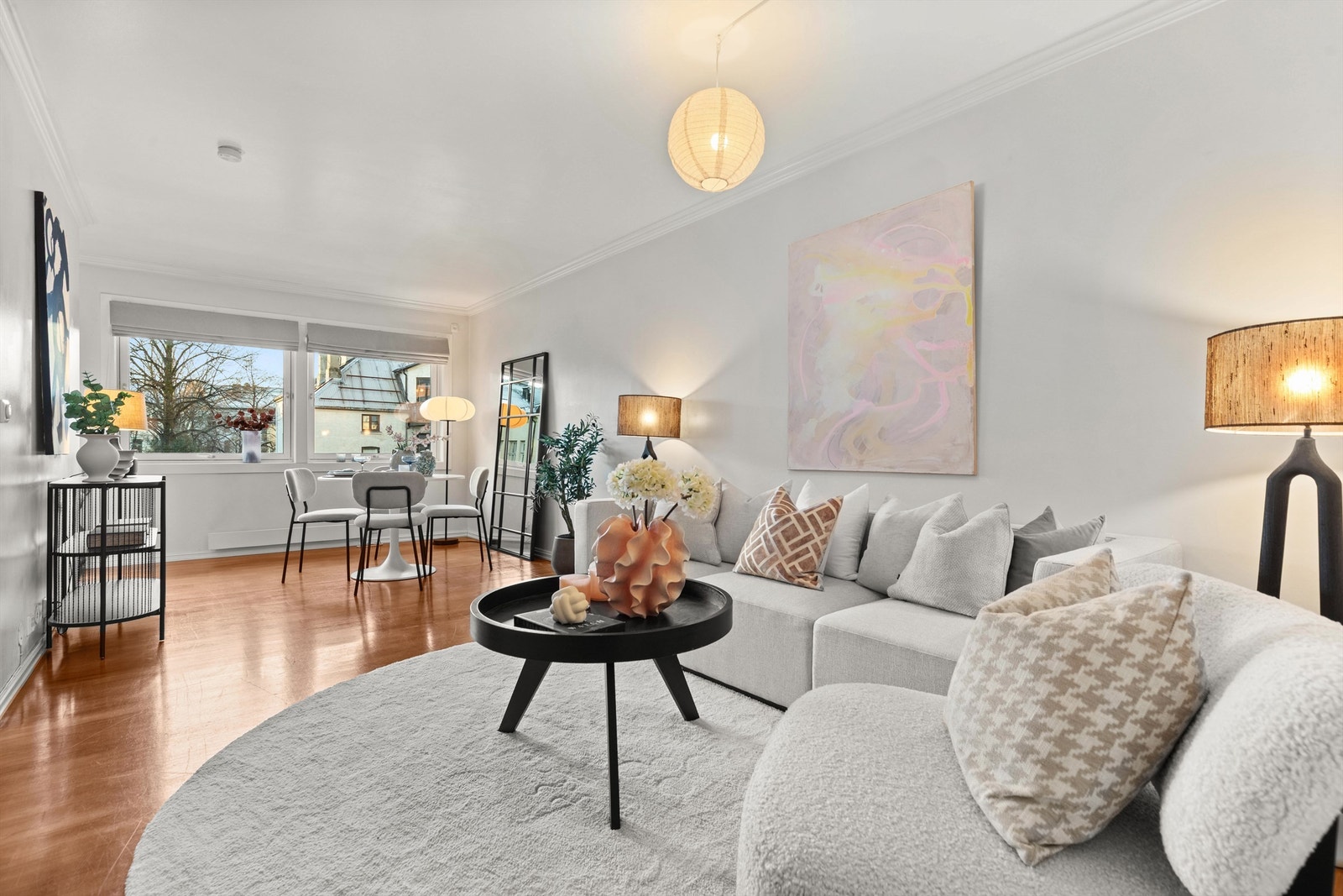 Nora Rørvik Larsen v/ Krogsveen har gleden av å presentere Rosenborggata 26! Foto: Alejandro Villanueva Galleribilde