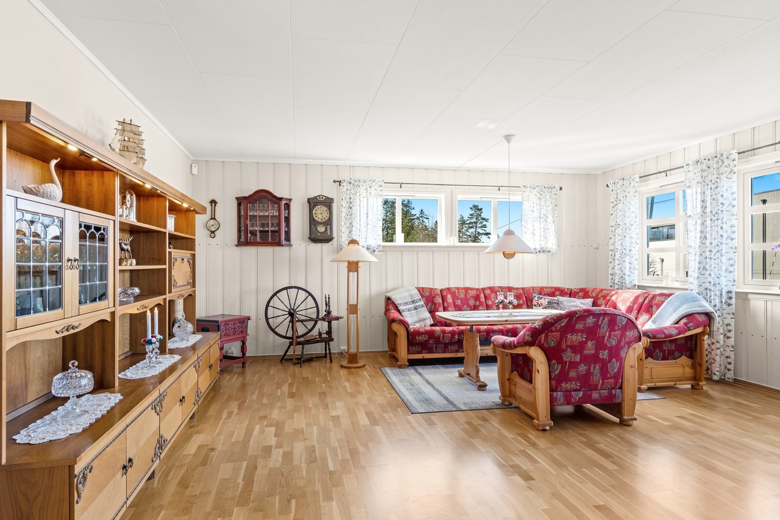 Stue med gode lysforhold. Galleribilde