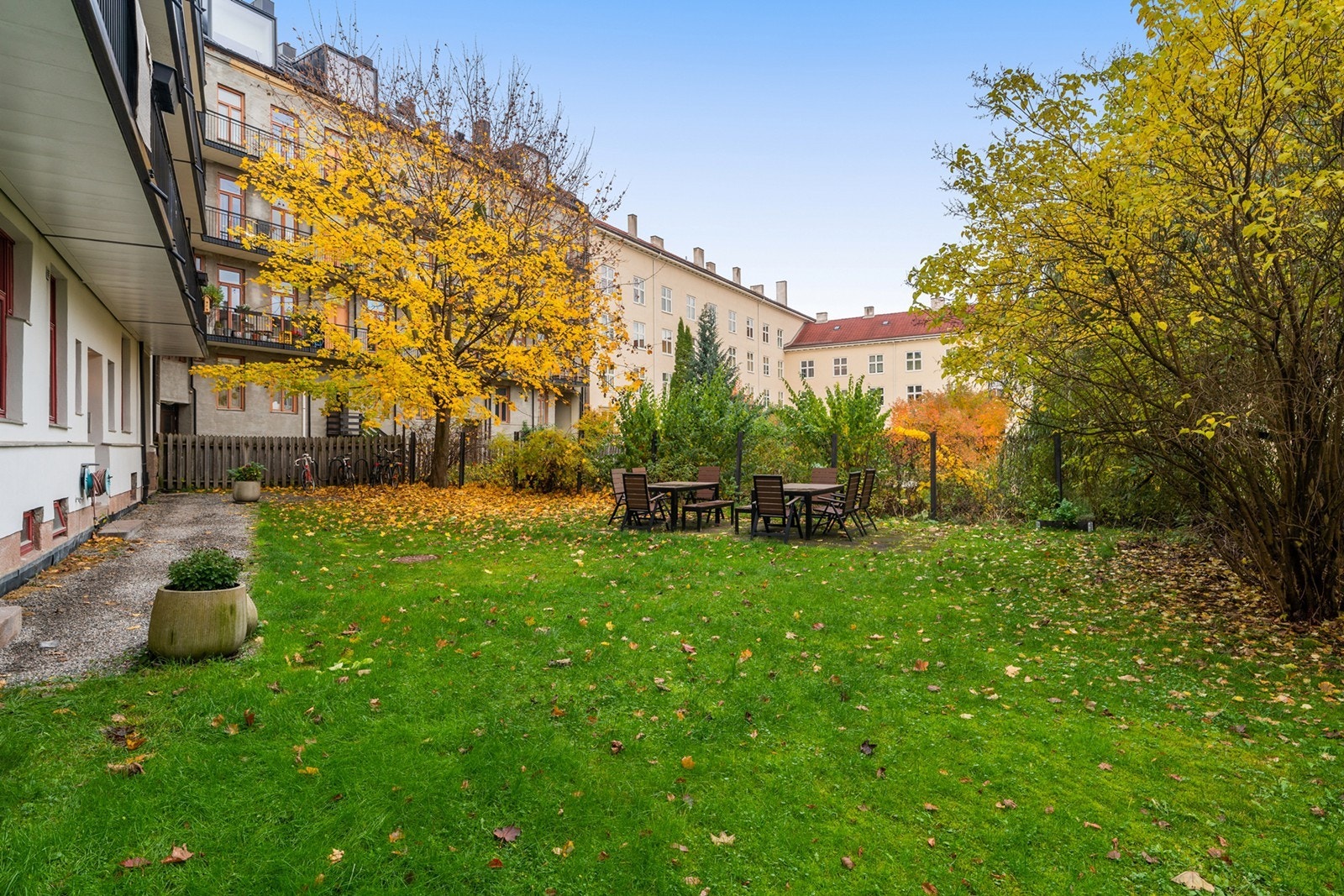 Borettslaget har felles grill som kan benyttes av beboerne og her kan man invitere til grillfester og hyggelige sammenkomster Galleribilde
