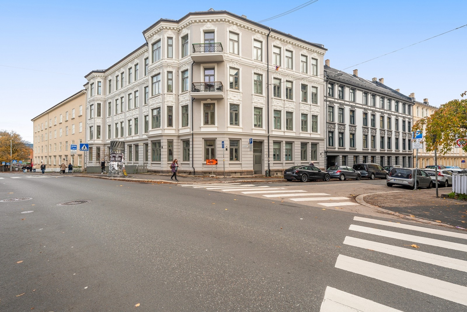 Bergstien 11 er et klassisk bygårdsanlegg i Gamle Aker oppført 1901-1903. Bergstien er en eldre gatestrekning og har i seg selv verdi som del av et historisk bymiljø kantet av verneverdige bygninger Galleribilde