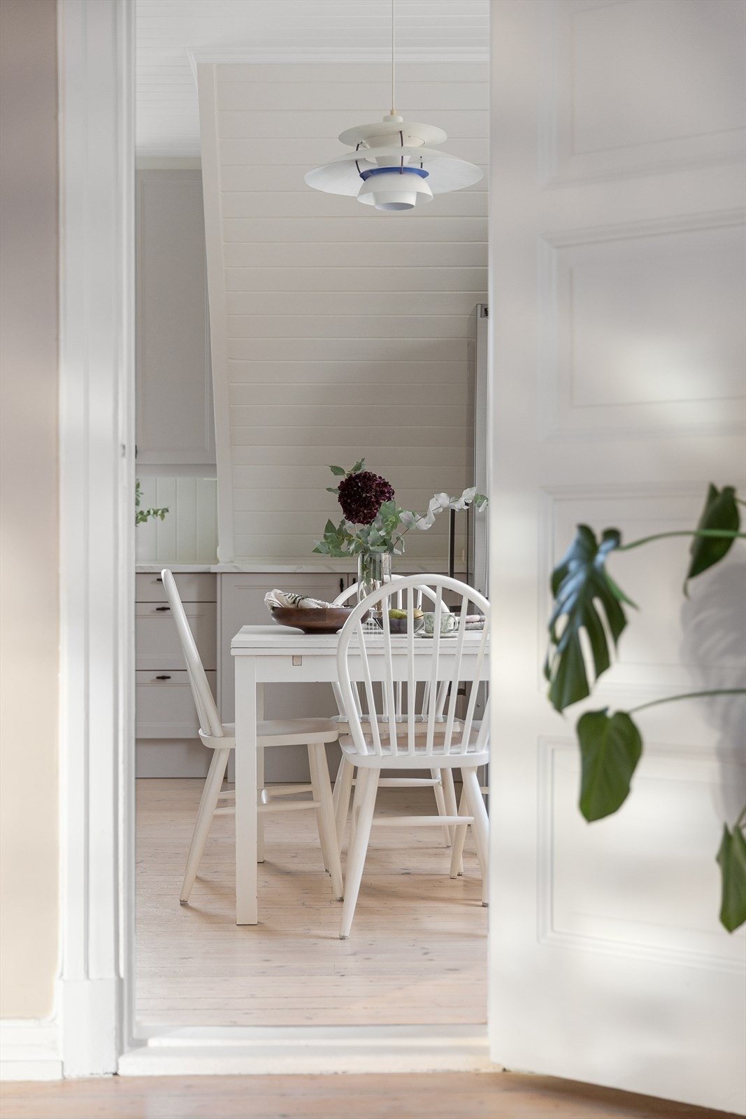 Detaljer | Kjøkken sett fra stue. Galleribilde