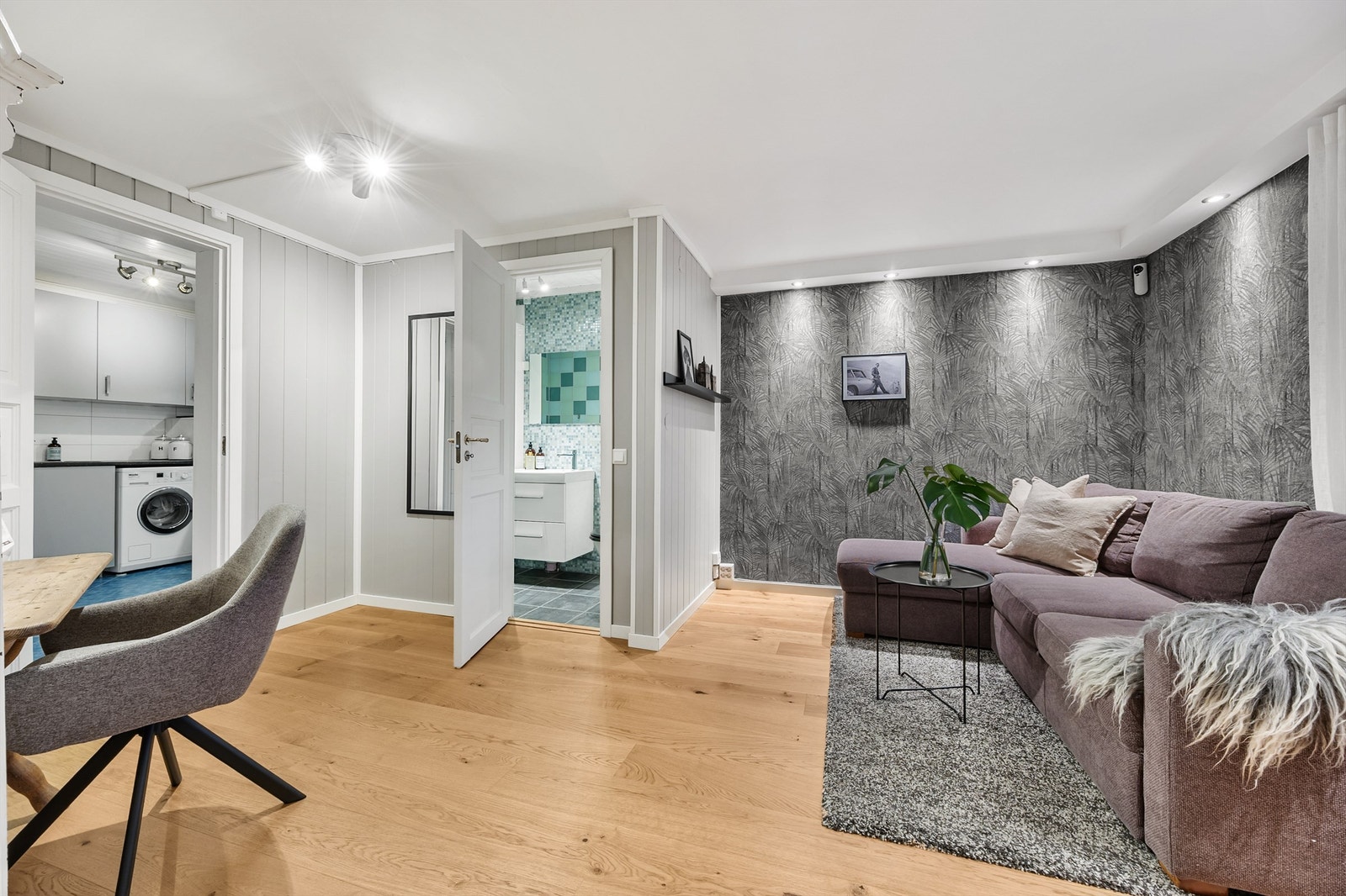 Kjellerstuen er av god størrelse, med adskilt wc Galleribilde