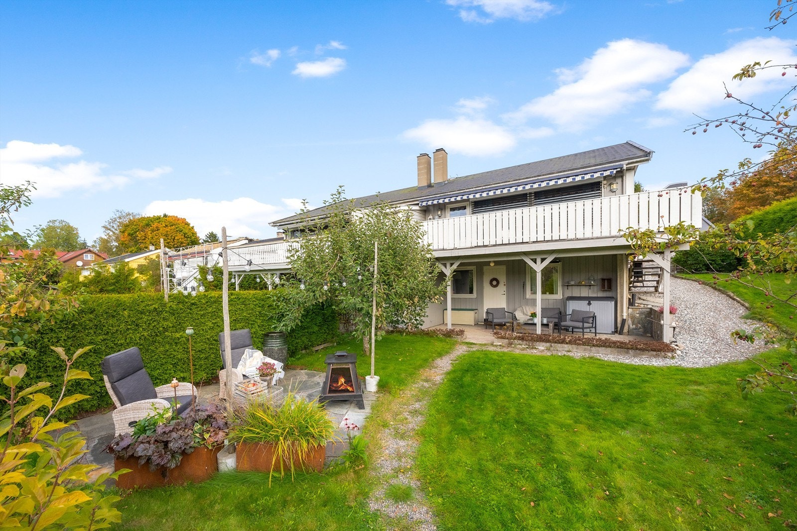 Hagen har gode solforhold og mye plass til både spise- og sittegrupper Galleribilde