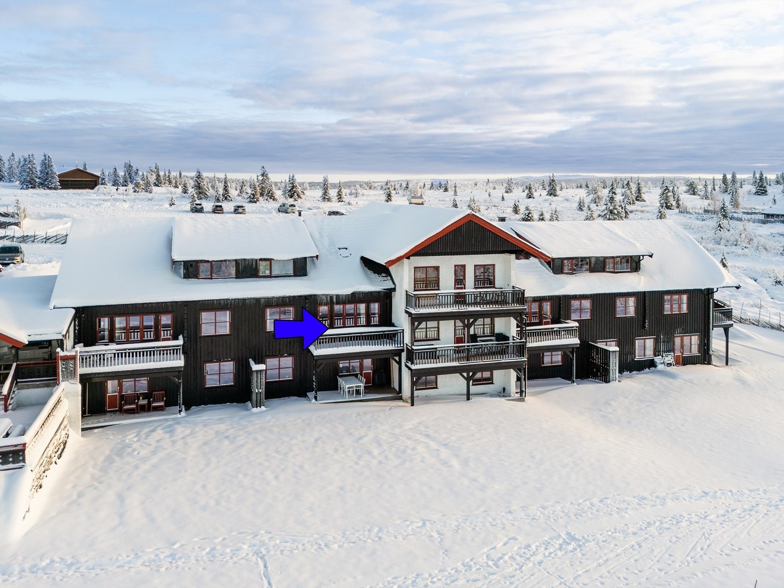 Leiligheten er del av et sameie og ligger i byggets 2. etasje. Galleribilde