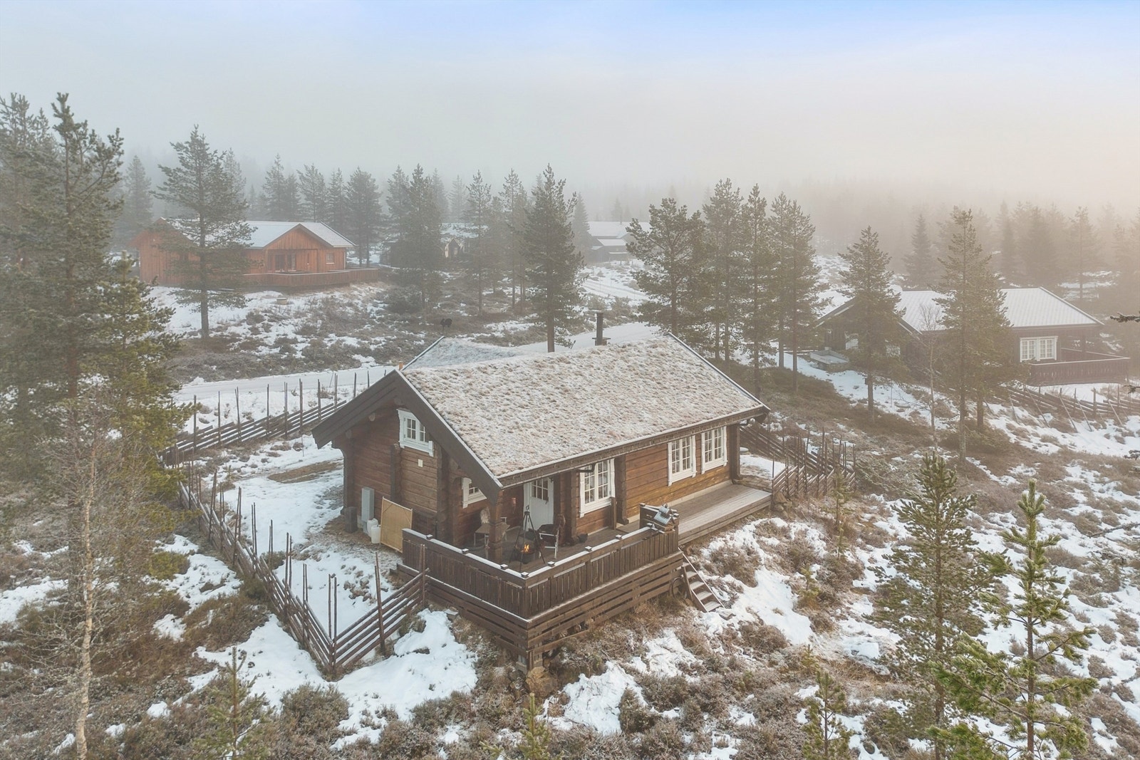 Området byr på aktiviteter året rundt, fra sommerens turstier til flotte skiløyper rett utenfor døren. Galleribilde