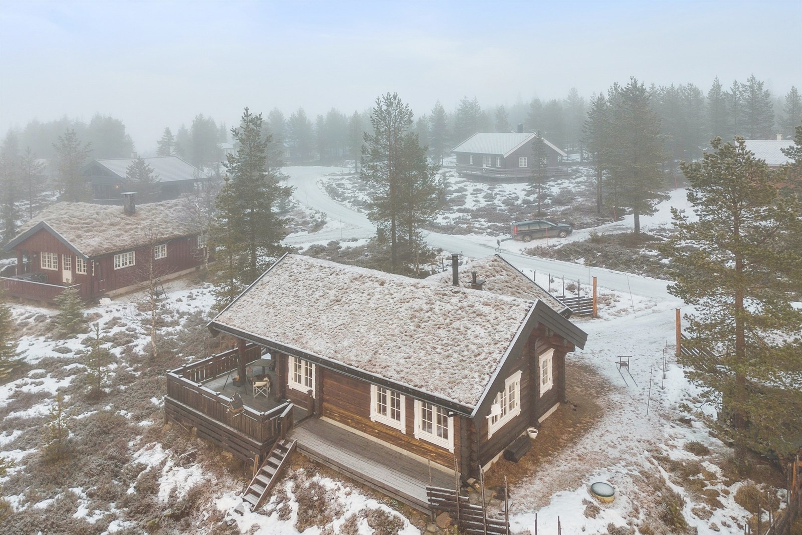 Beliggenheten er rolig og naturnær med Hamar sentrum en halvtimes kjøretur unna. Galleribilde