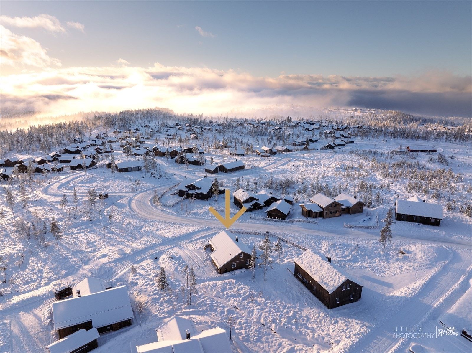 Beliggenheten er ca. 400 meter fra Turufjell Alpinsenter som ikke er lange veien til et utbredt servicetilbud Galleribilde