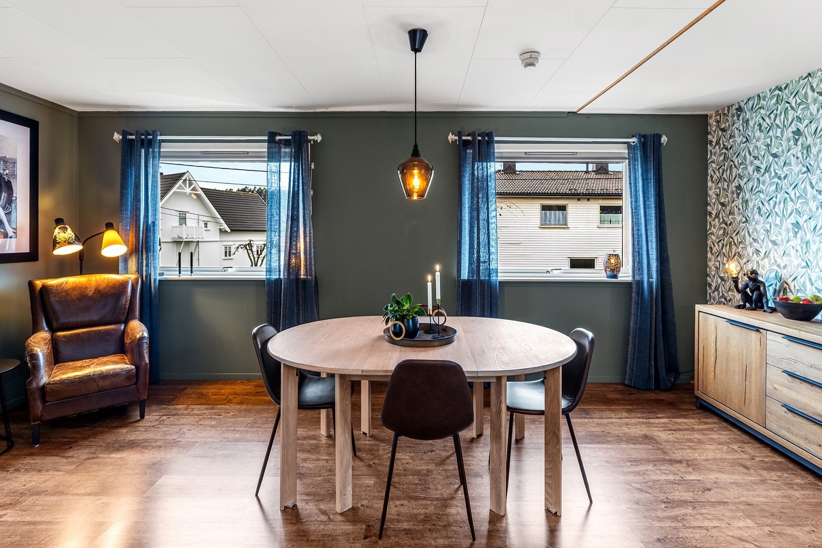 Her er det god plass til en egen sittegruppe. Galleribilde