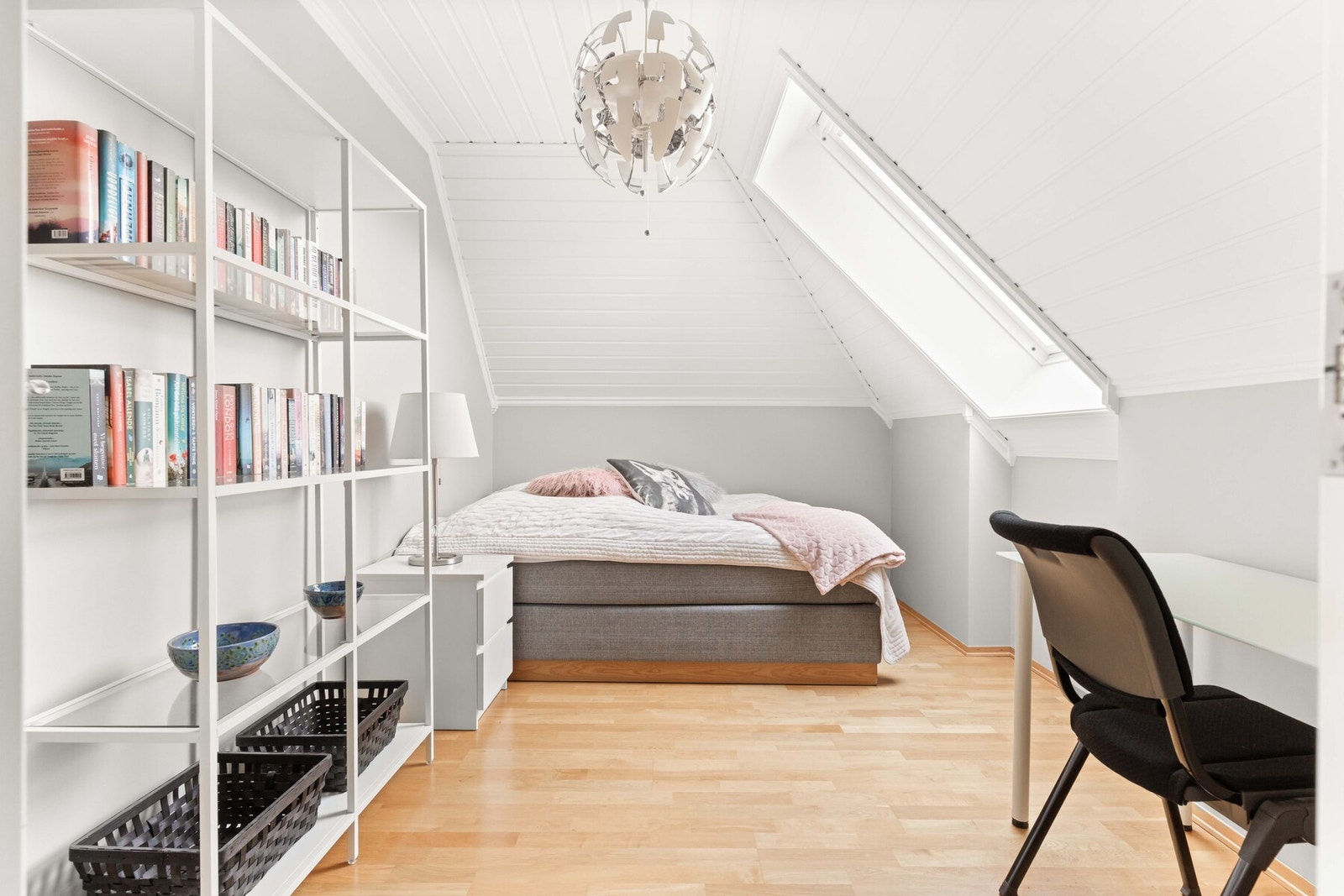 Det siste soverommet passer perfekt som gjesterom eller barnerom. Galleribilde