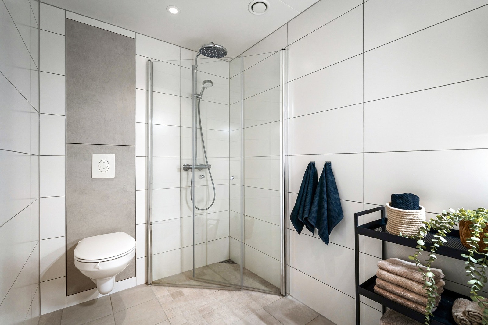 Rommet ventileres mekanisk via balansert ventilasjon. Galleribilde