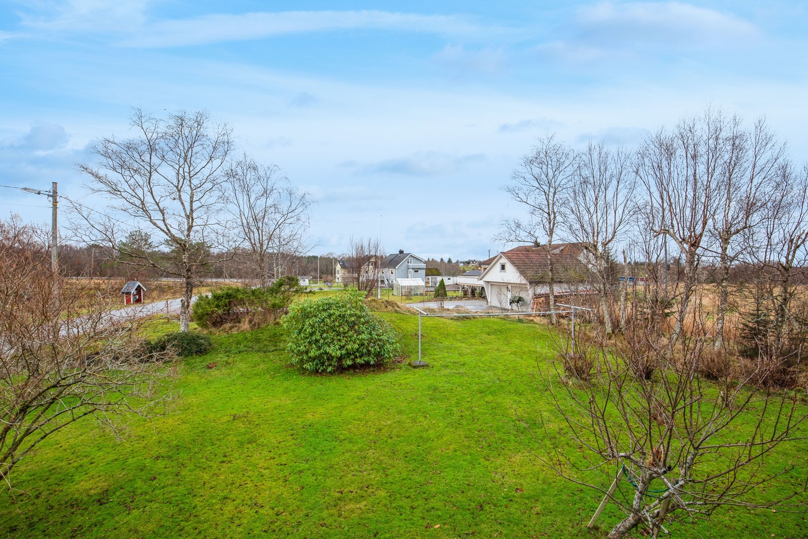 Eiendommen består av to bruksnummer på til sammen 1.100 kvm Galleribilde