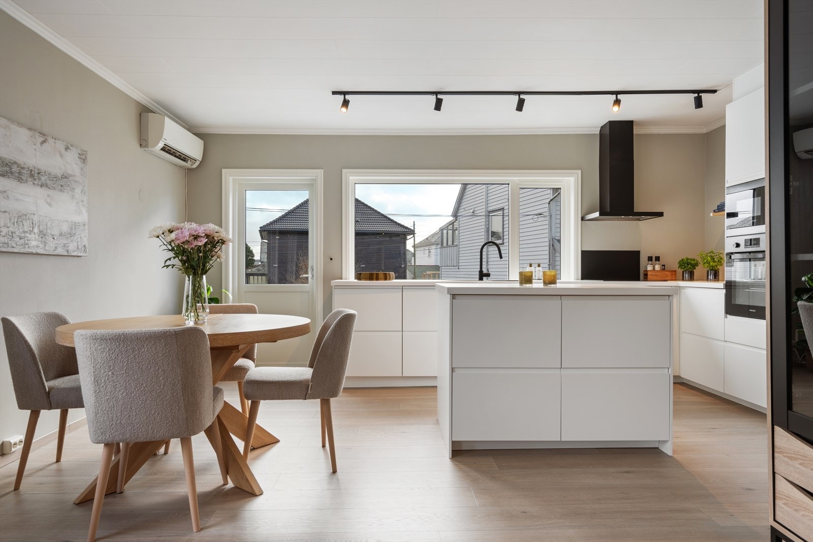 Velkommen til Tresberggata 3 - En lekker 3-roms leilighet med sørvendt beliggenhet. Galleribilde