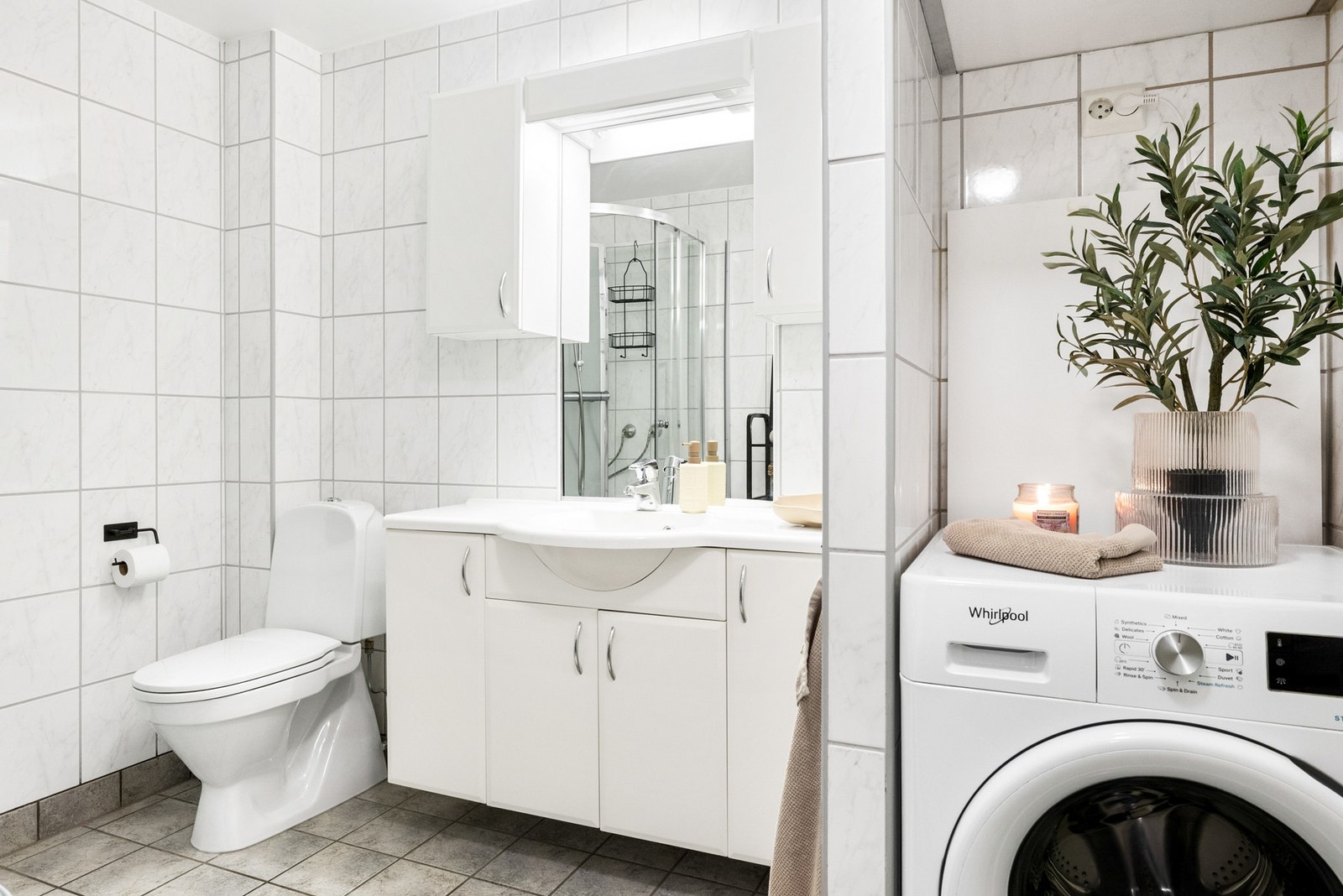 Kombinert bad- og vaskerom Galleribilde