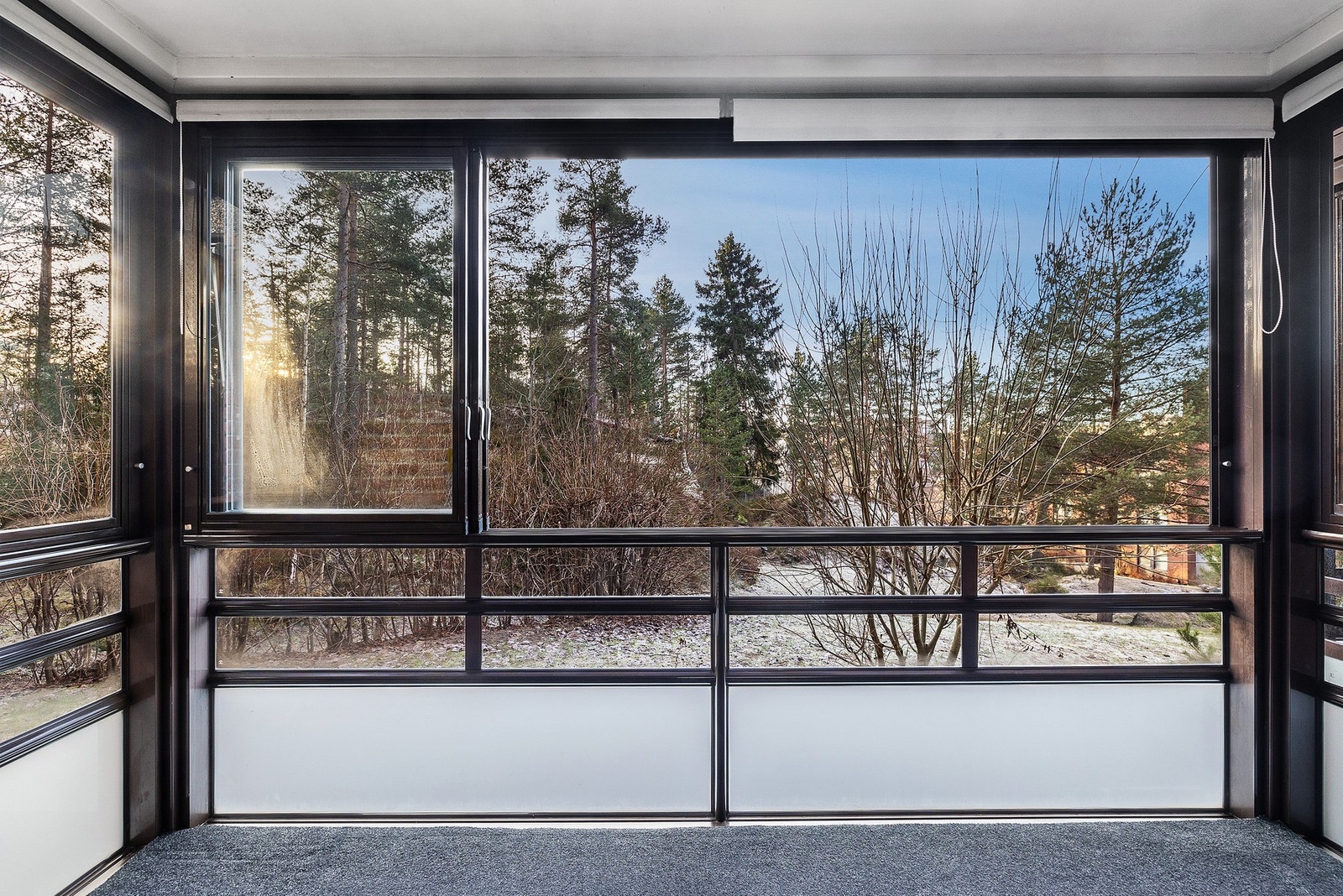 Reis Malik v/Eiendomsmeglerne AS har gleden av å ønske velkommen til denne herlige leiligheten beliggende i naturskjønne omgivelser! Galleribilde