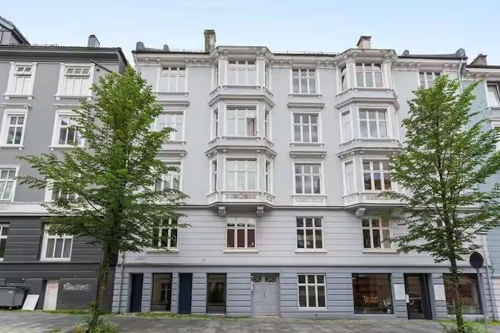 Bygården Galleribilde