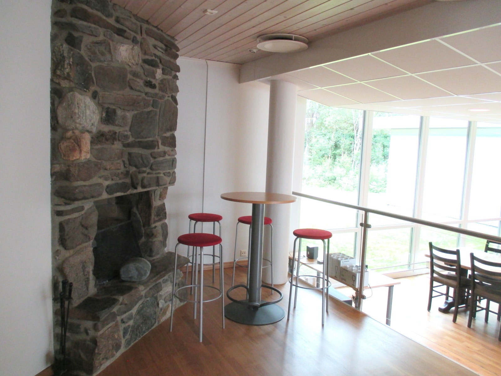 Peisestuedel i kantine Galleribilde