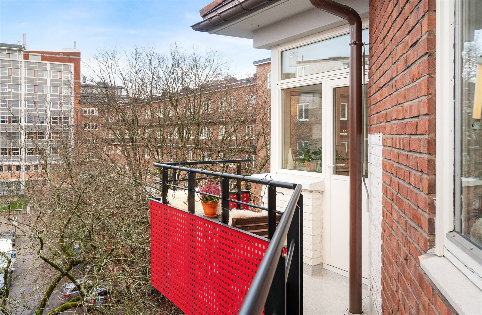 Den vestvendte plasseringen gir gode lysforhold på ettermiddagen. Galleribilde