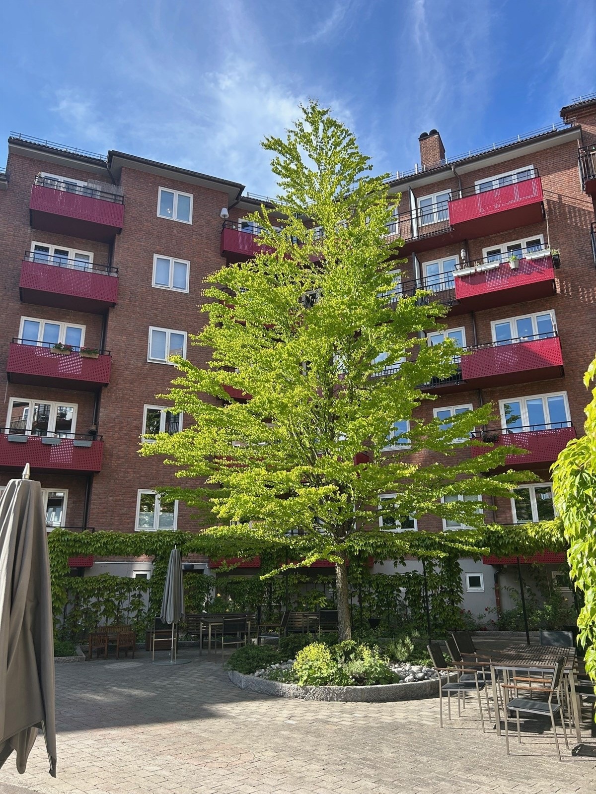 Bygården har en klassisk teglsteinsfasade. Galleribilde