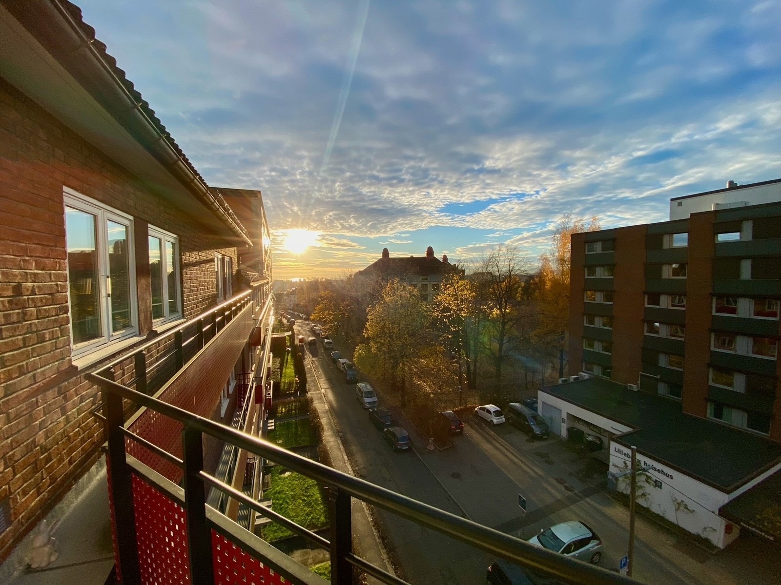 Beliggenheten gir kort vei til flotte tur- og rekreasjonsmuligheter i Torshovdalen. Galleribilde