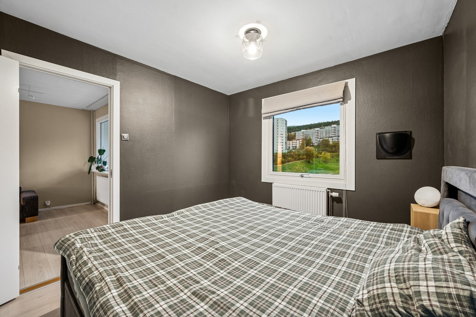 Det er 2 soverom i boligen, hvorav et med garderobesløsning. Galleribilde