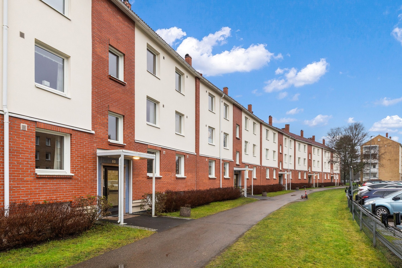 Borettslaget består av 481 andelsleiligheter fordelt på 20 bygninger. Galleribilde