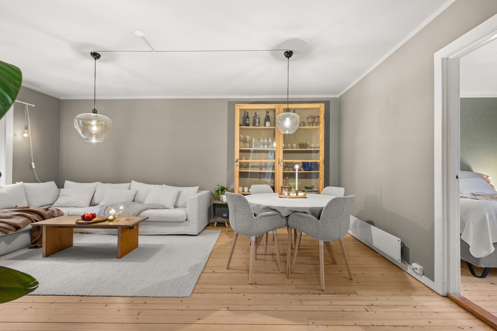 Moderne og tiltalende fargevalg. Lunt og stilrent. Galleribilde