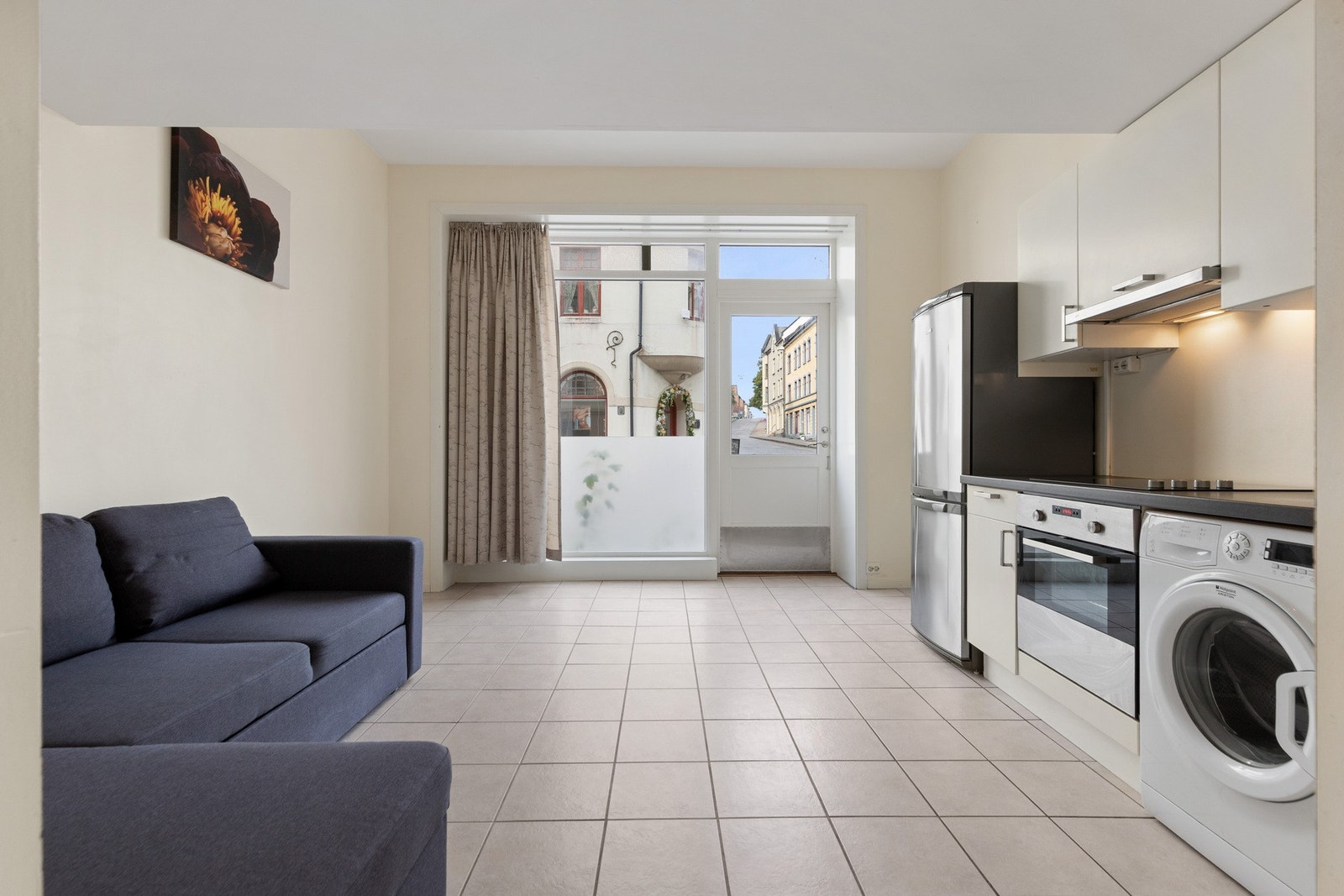 Stue/kjøkken i åpen løsning. Galleribilde