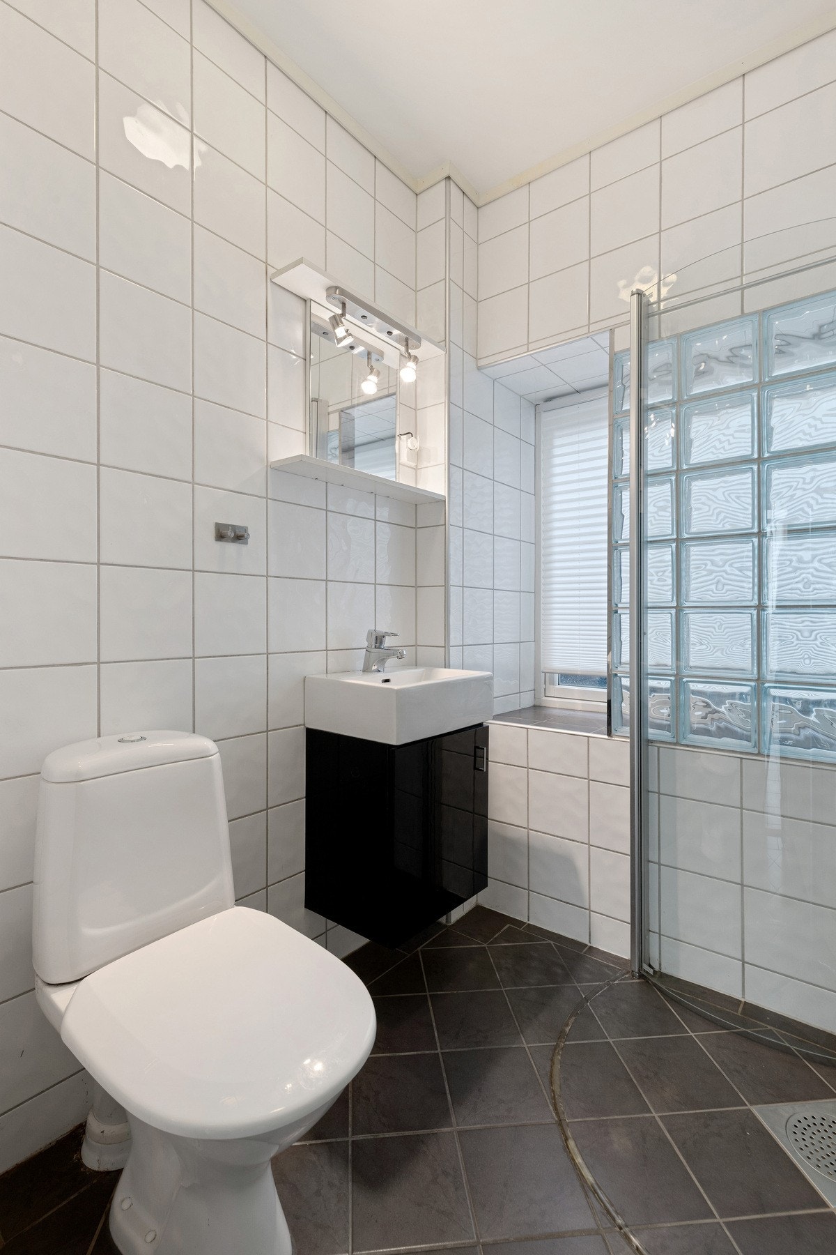 Det er mekanisk avtrekk på badet. Galleribilde