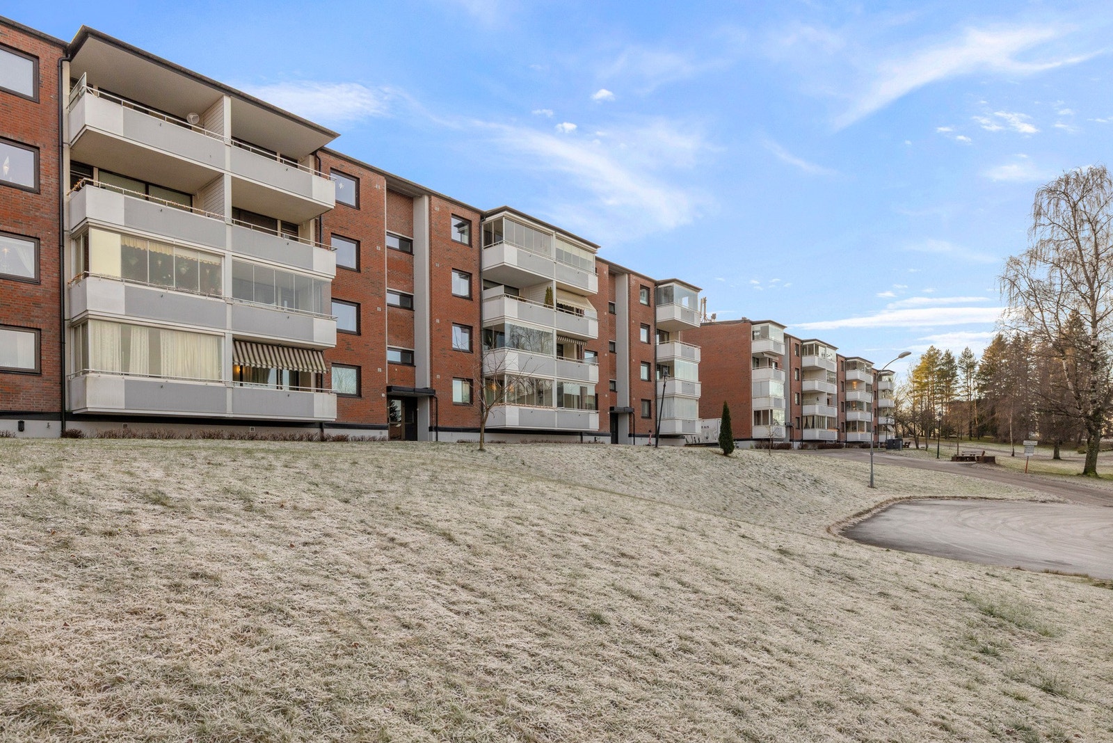 Leiligheten ligger i et sentralt og veletablert boligområde på Tveita Galleribilde