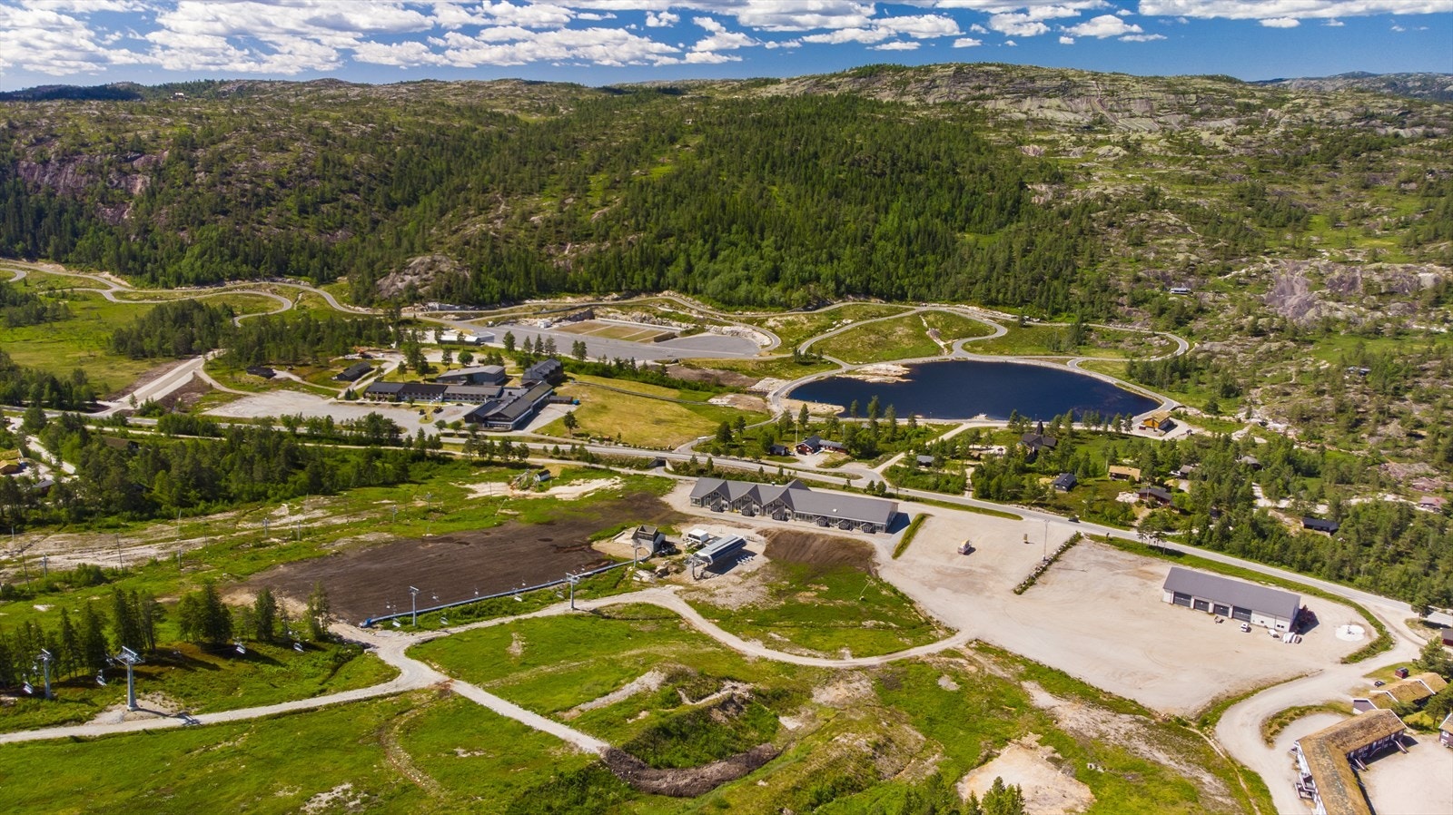 Hele året er det kjempefint å gå i fjellet - på heia, med merka turløyper over 'Himmelriket' til hotellet og på andre siden omkring Blekatoppen. Galleribilde