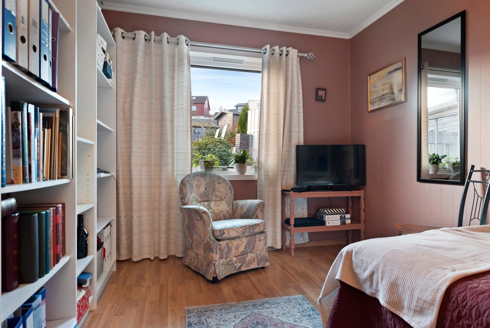 Soverom. Alle med plass for garderobe. Galleribilde