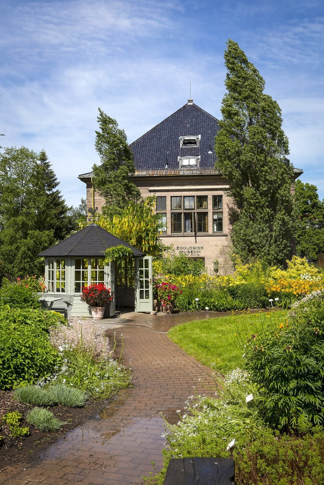 Botanisk hage med zoologisk museum Galleribilde