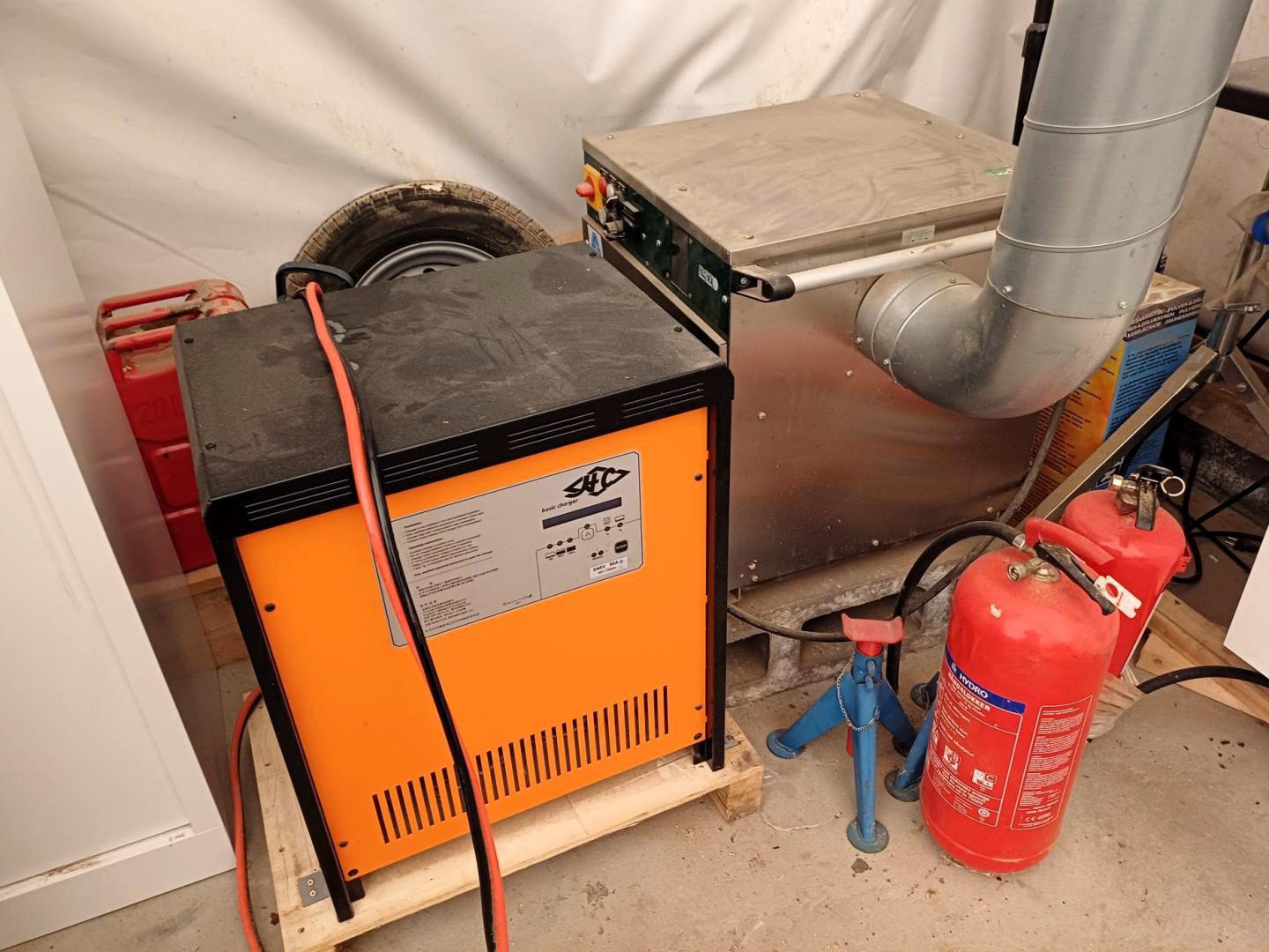 Ladestasjon for el- truck og lufavfuktingsanlegg for verkstedhallen Galleribilde