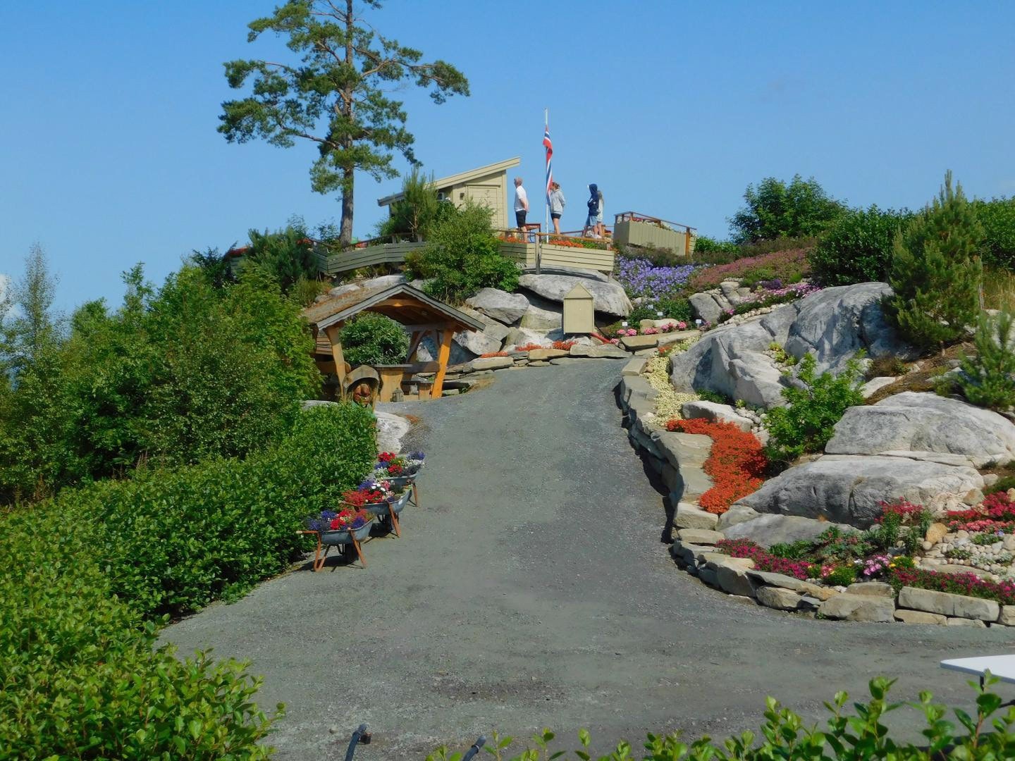 Opp til kiosken på Gullhaug. Galleribilde
