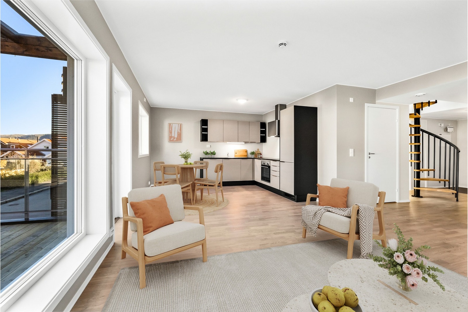 Lys og stilren leilighet med delikat preg (Foto digitalt innredet) Galleribilde