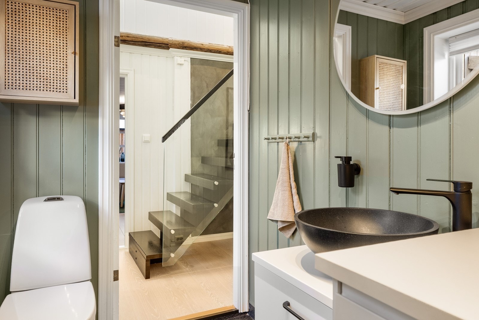 I tillegg er rommet utstyrt med gulvmontert toalett. Galleribilde