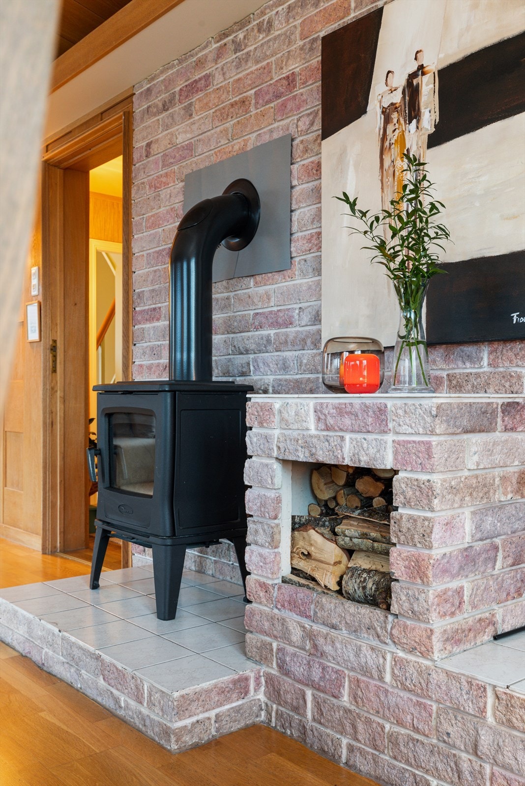 Vedovn er montert i stua Galleribilde