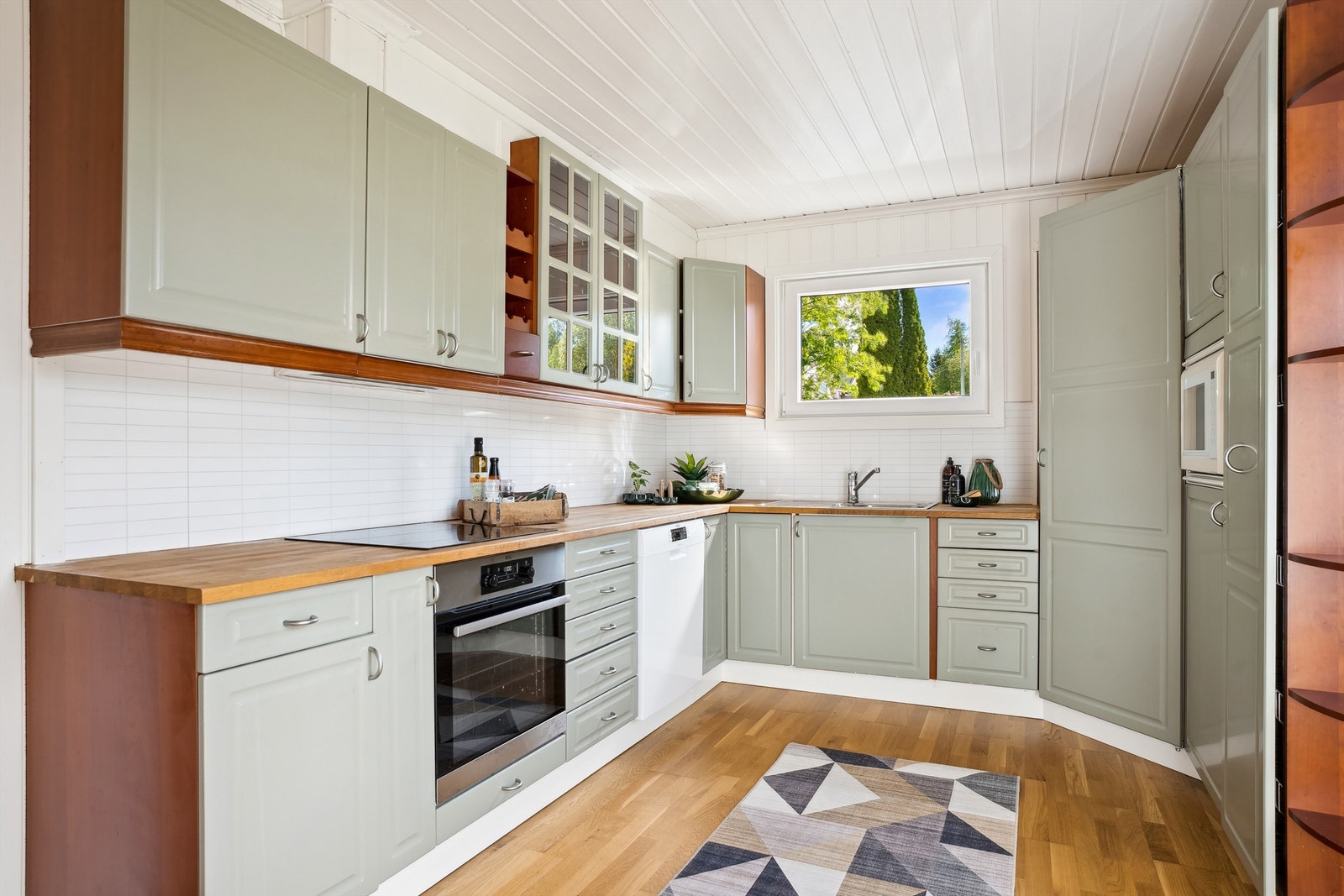 Kjøkken malt i en innbydende farge Galleribilde