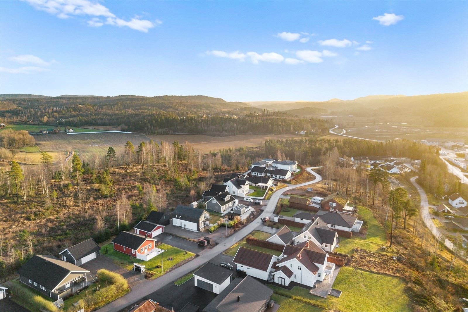 Området er preget av vakker natur og rikelig med grøntområder. Galleribilde