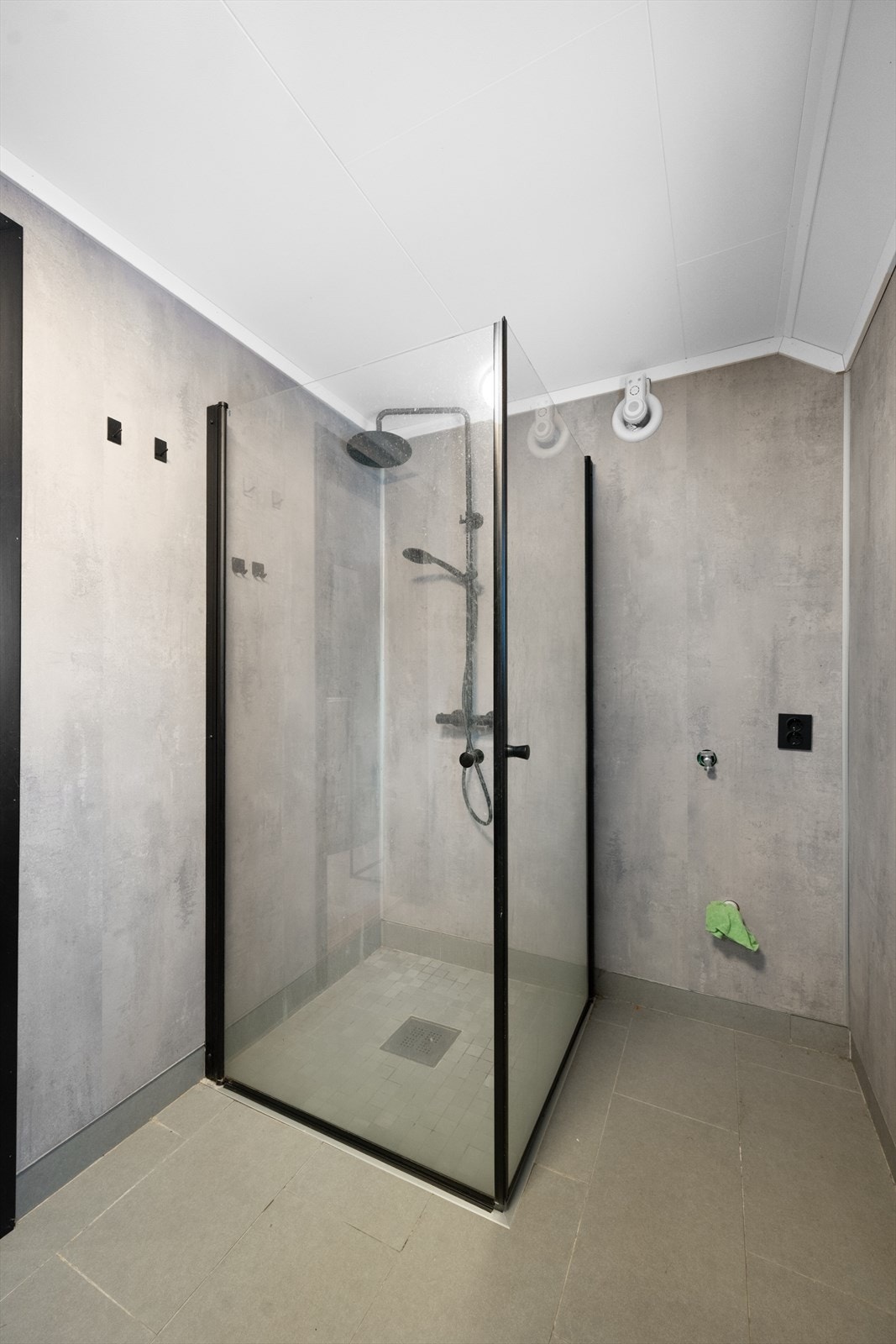 Dusjsonen har regnfallsdusj for ekstra komfort. Galleribilde