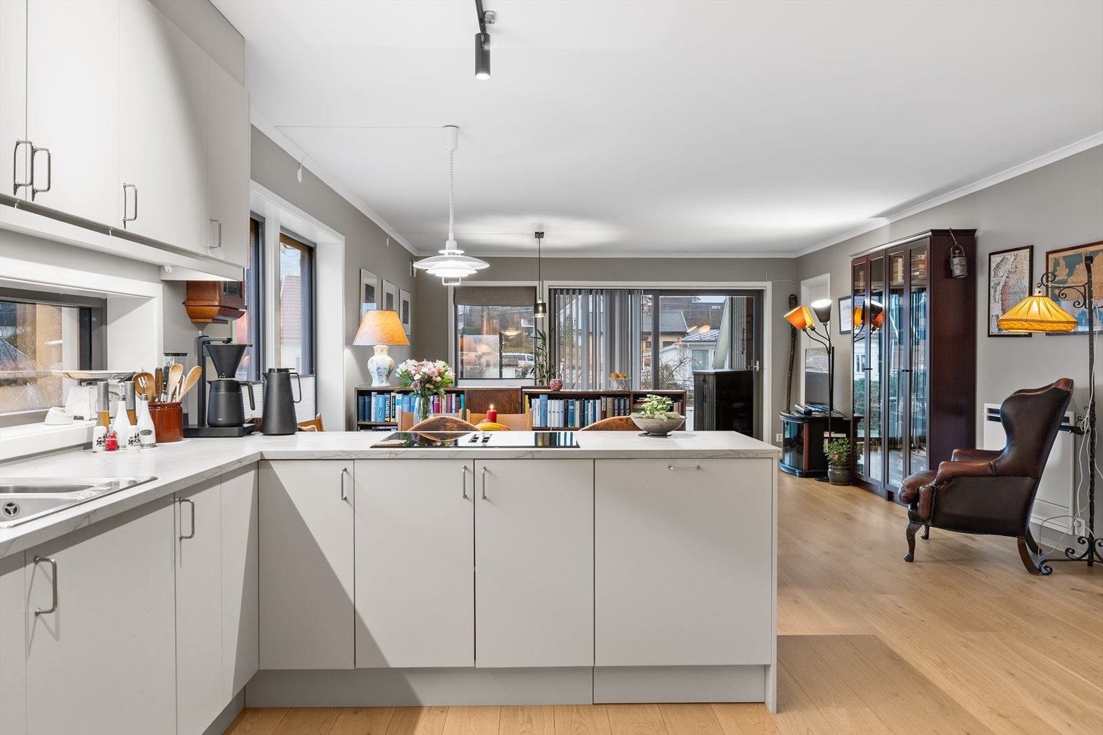 Her kan man være sosial mens man lager en god middag med venner på besøk. Galleribilde