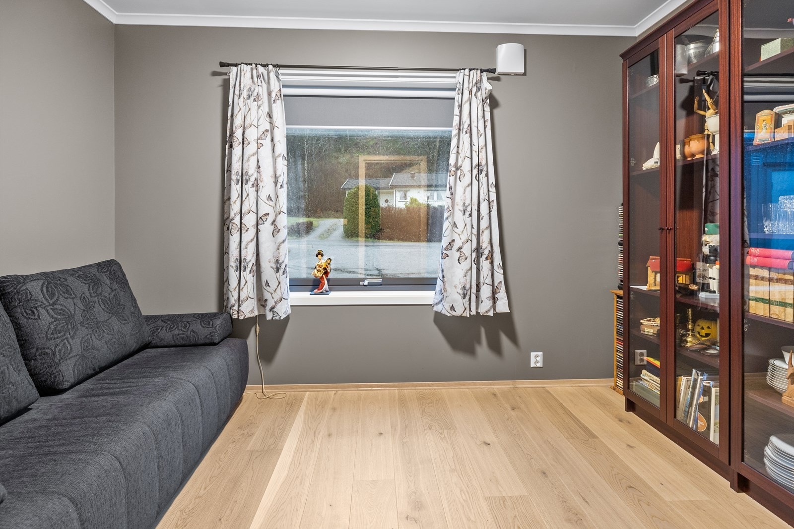 Soverom nr 2 har plass til seng og oppbevaring. Galleribilde