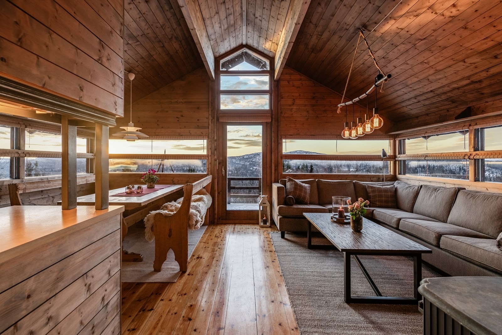 Original og velholdt Ål-hytte fra byggeår 1995. Galleribilde