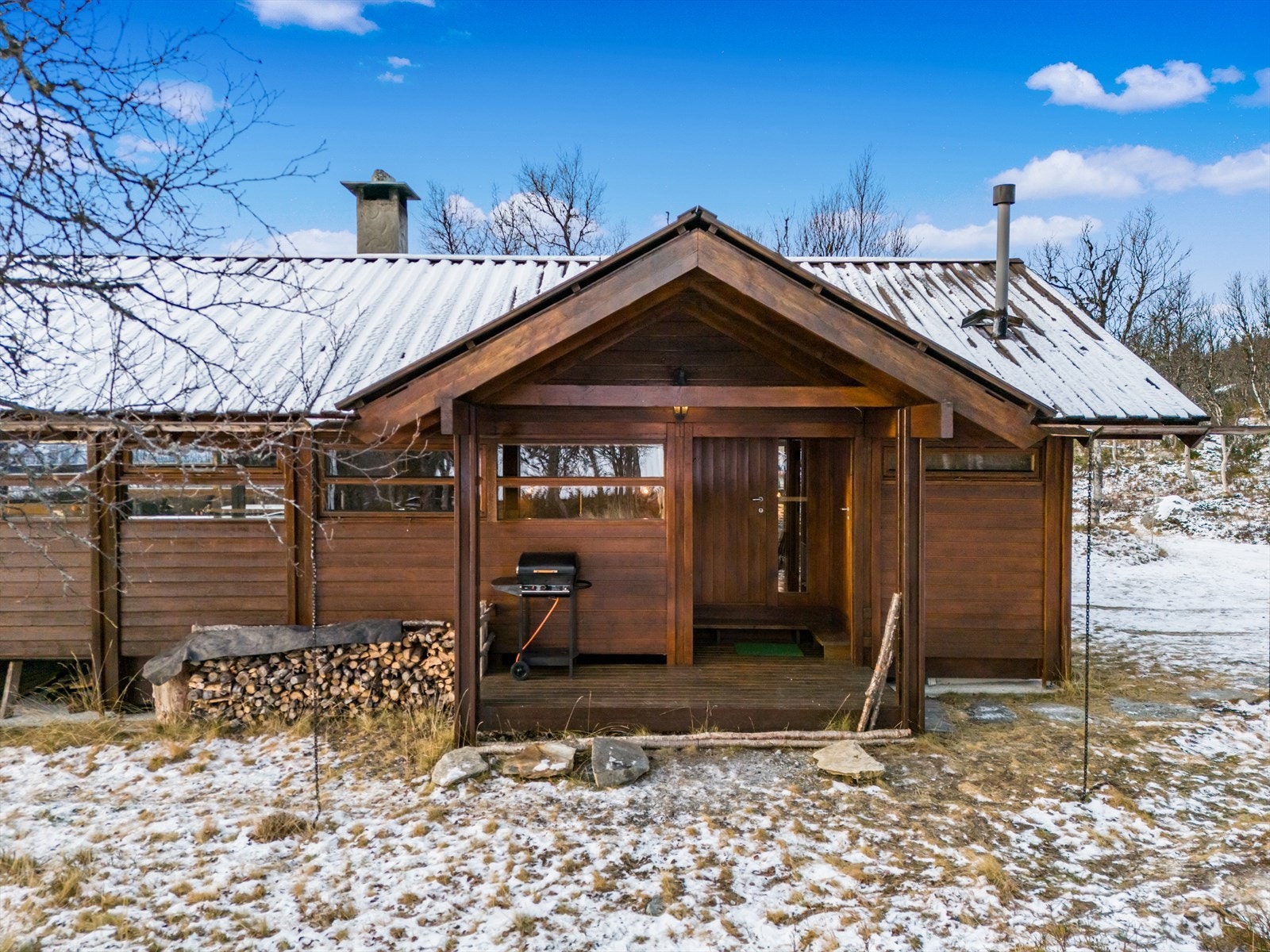 Overbygd inngangsparti. Herfra er det også adkomst til toalettrom med Jets do. Dette er ikke en godkjent løsning. Galleribilde