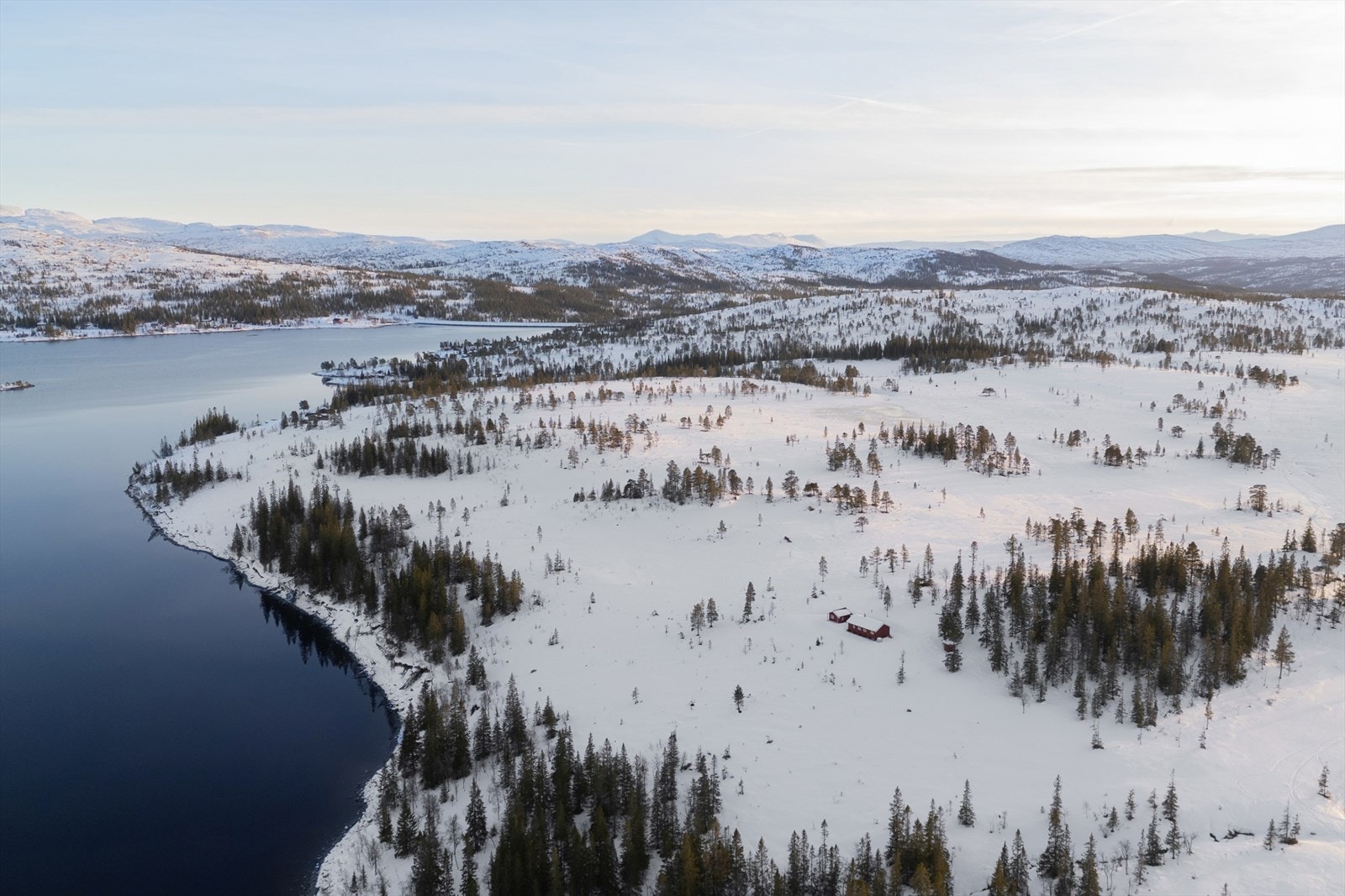 Eiendommen byr på en fantastisk og uhindret utsikt over Fjergen. Galleribilde