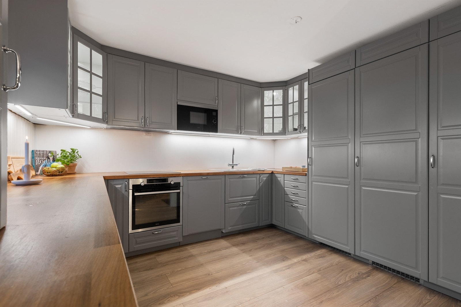 Hvitevarene er sømløst integrert. Galleribilde