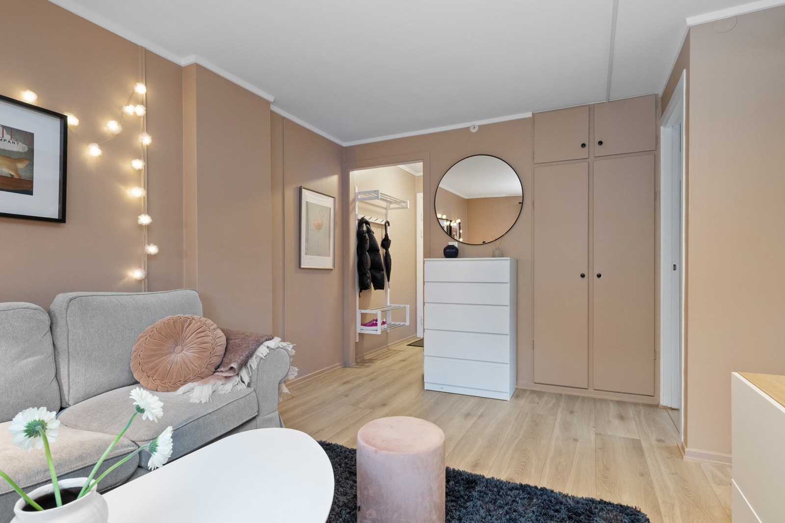 Det er montert lyddemping i himling. Galleribilde