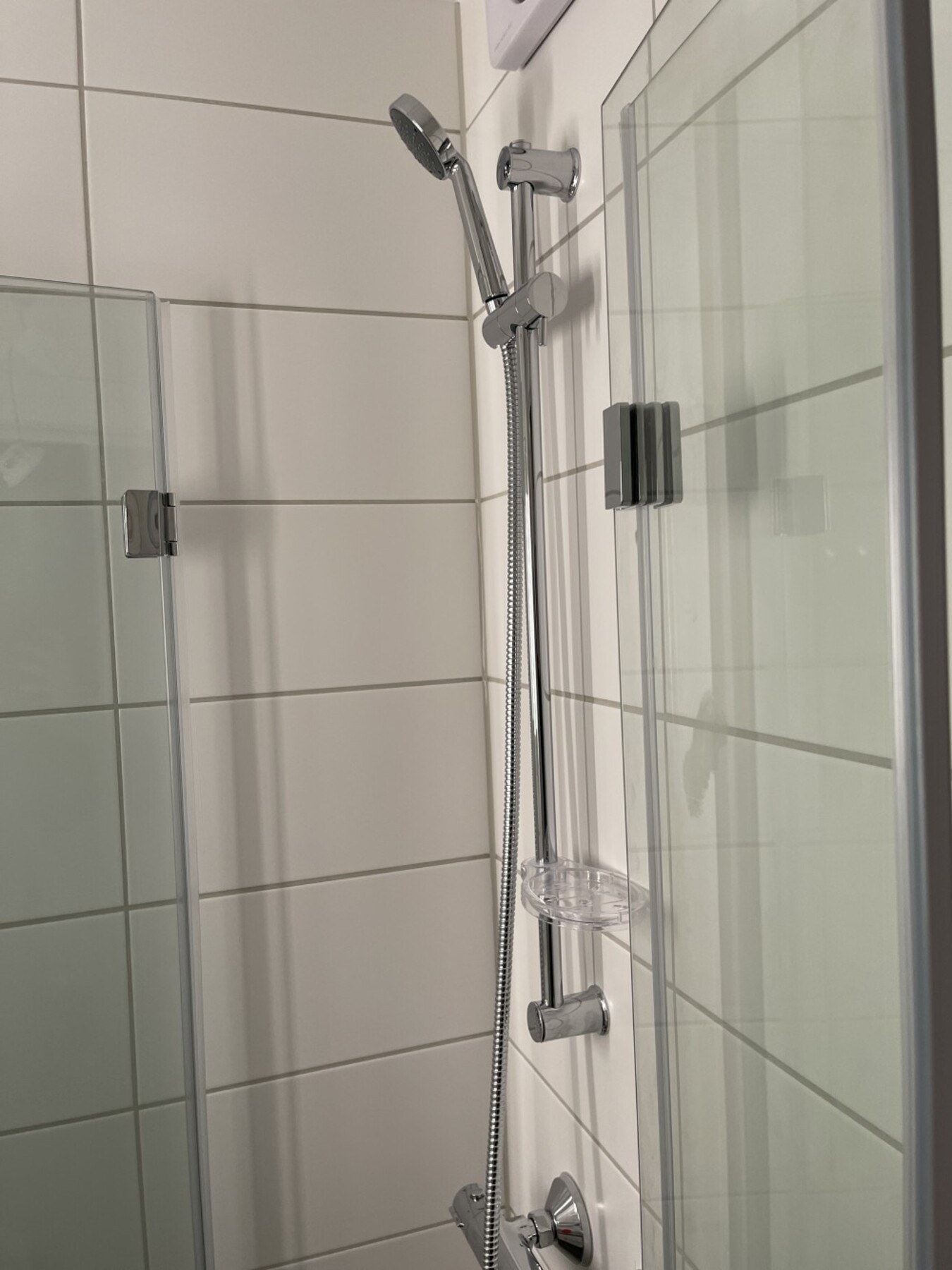 Nytt flislagt bad via borettslaget som lages januar 2026 - bilde er eksempel, avvik kan forekomme Galleribilde