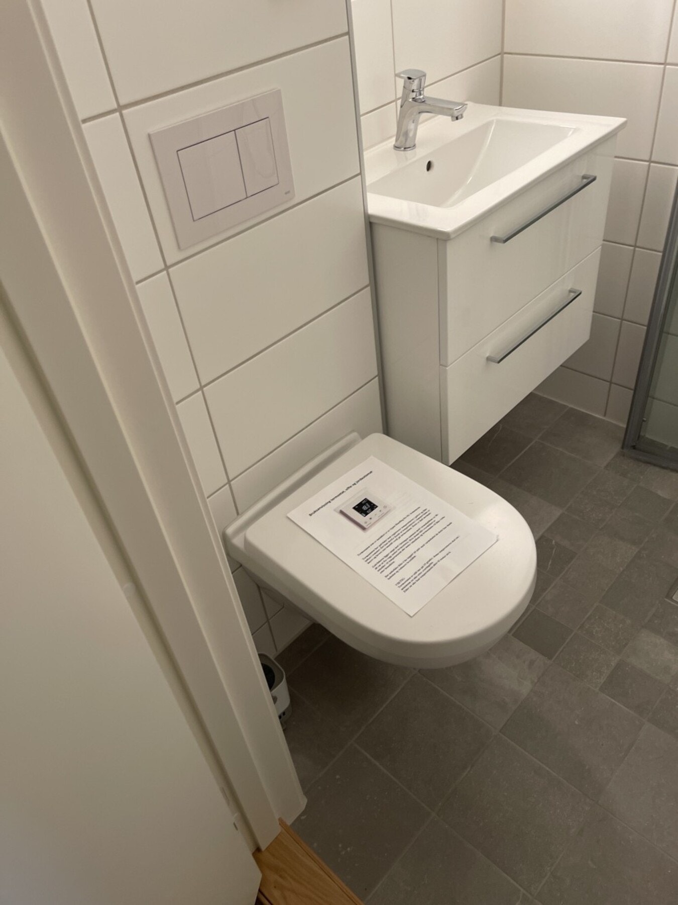 Nytt flislagt bad via borettslaget som lages januar 2026 - bilde er eksempel, avvik kan forekomme Galleribilde