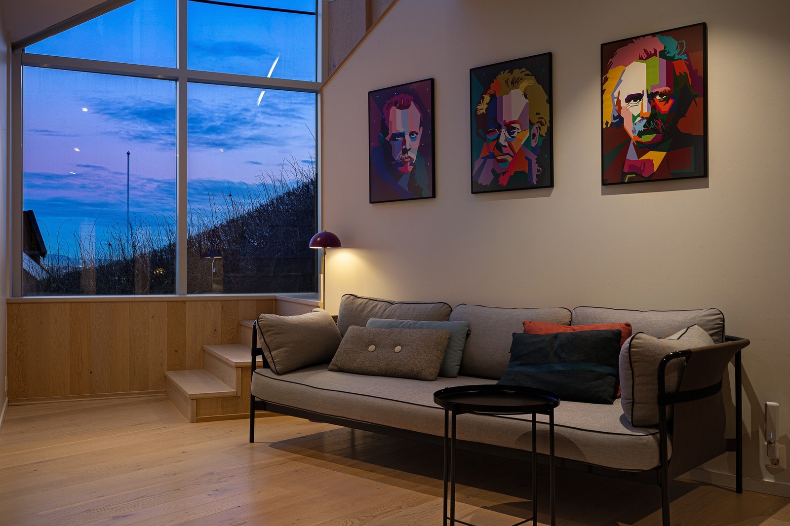 Sofakrok i hall. 1. etasje. Galleribilde